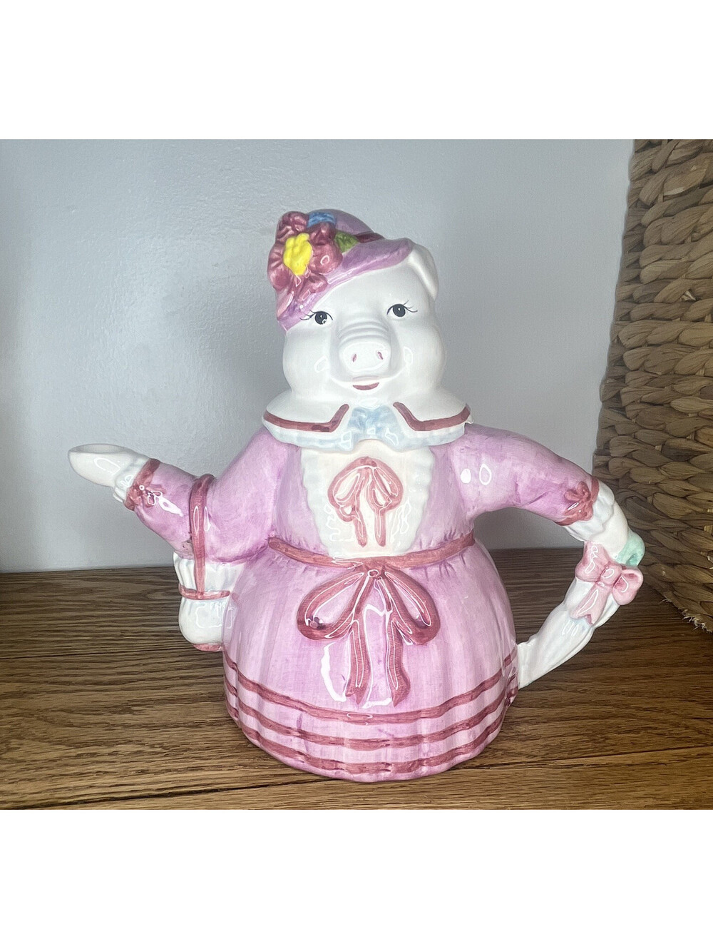 Seymour Mann, Inc. Tea Time 1993 Ceramic Teapot Figurine Pink/White Glossy
